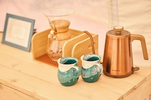 Kaffee und/oder Kaffeemaschine