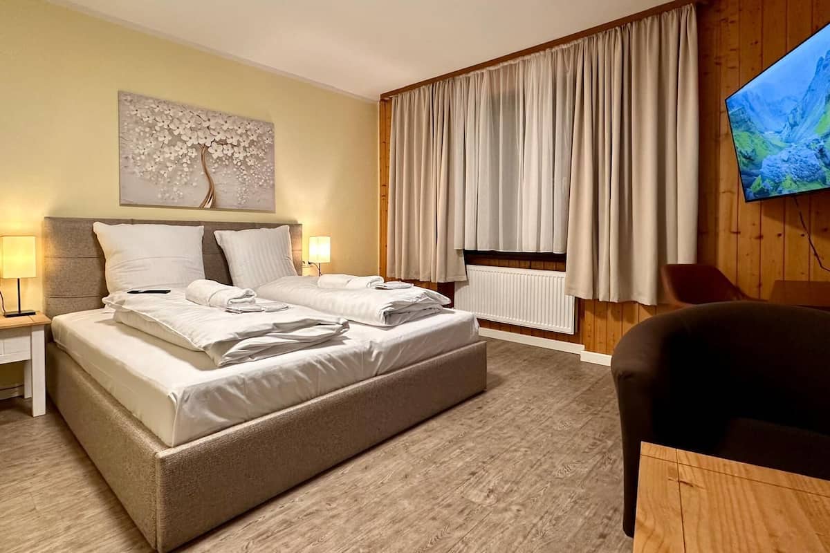 Basic Double Room, Courtyard View | Bed sheets