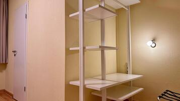 Standard Single Room, Courtyard View | Bed sheets