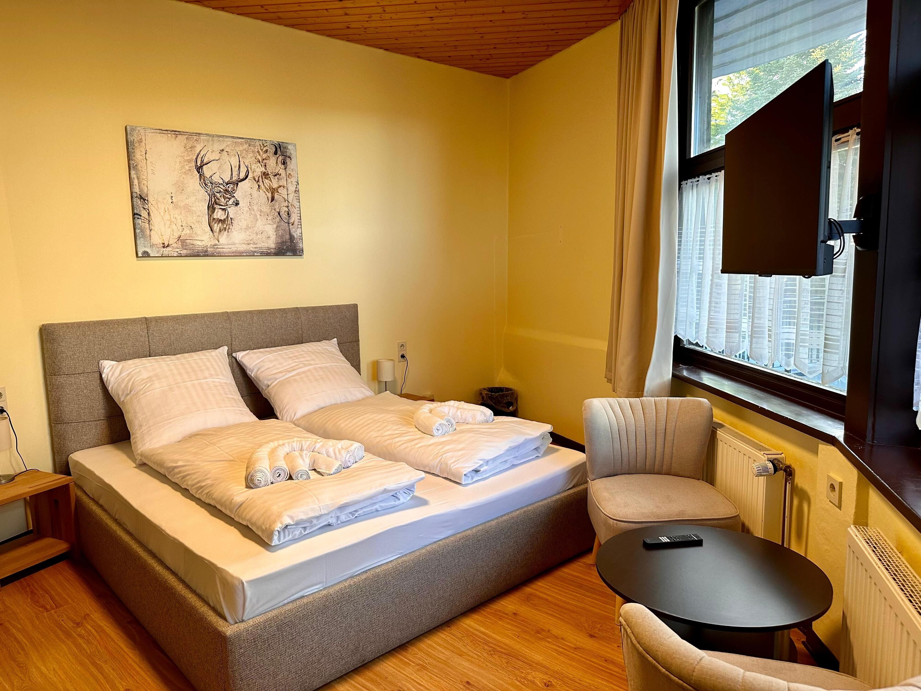 标准双人房, 阳台, 湖景 | 免费 WiFi、床单