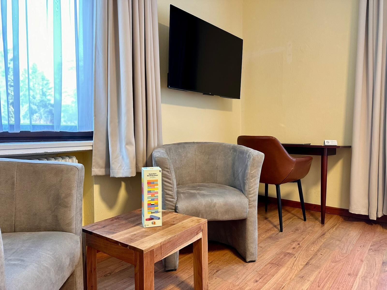 Habitación Confort doble, balcón | Televisión