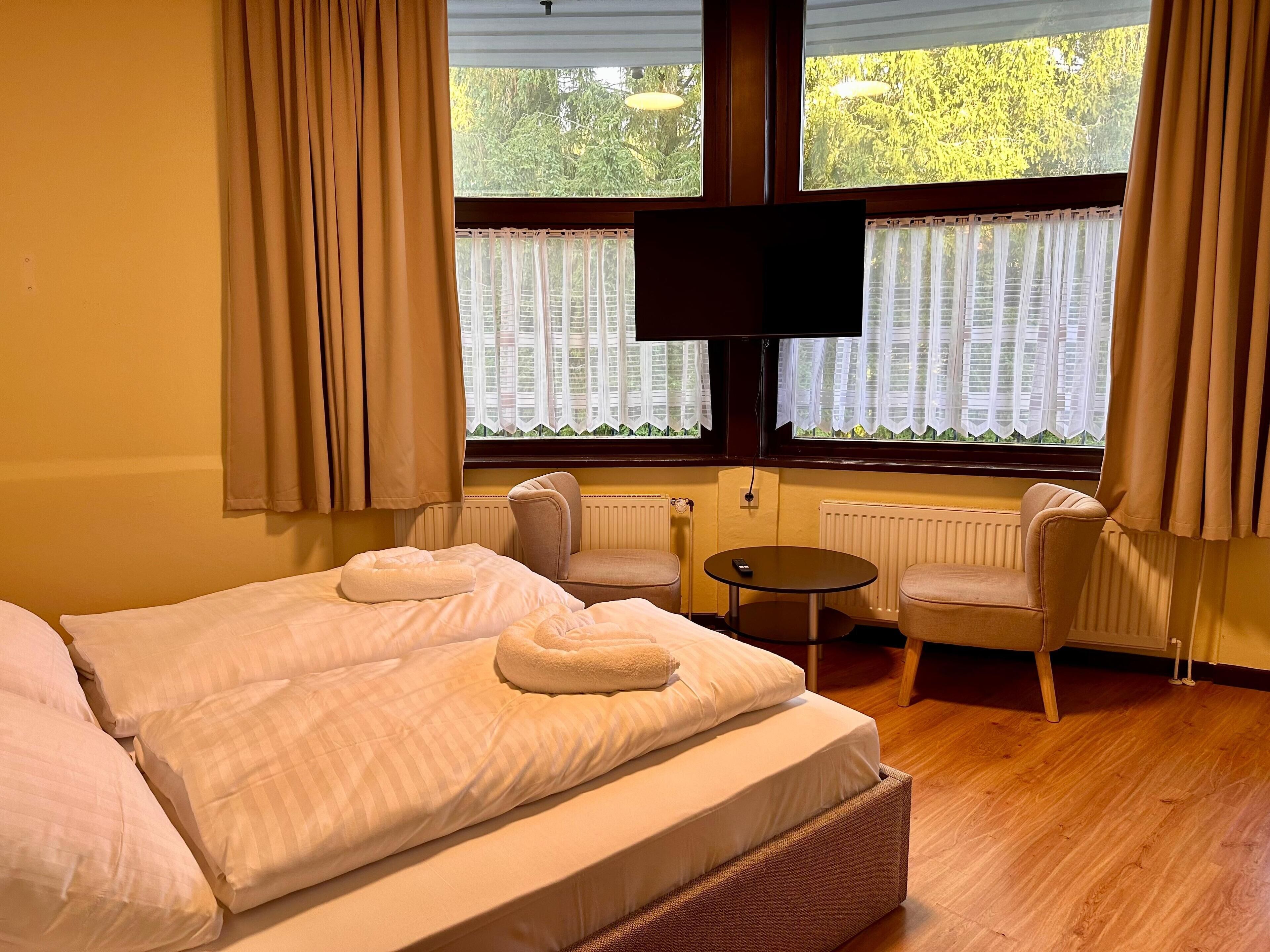 Standard Double Room, Balcony, Lake View | Bed sheets
