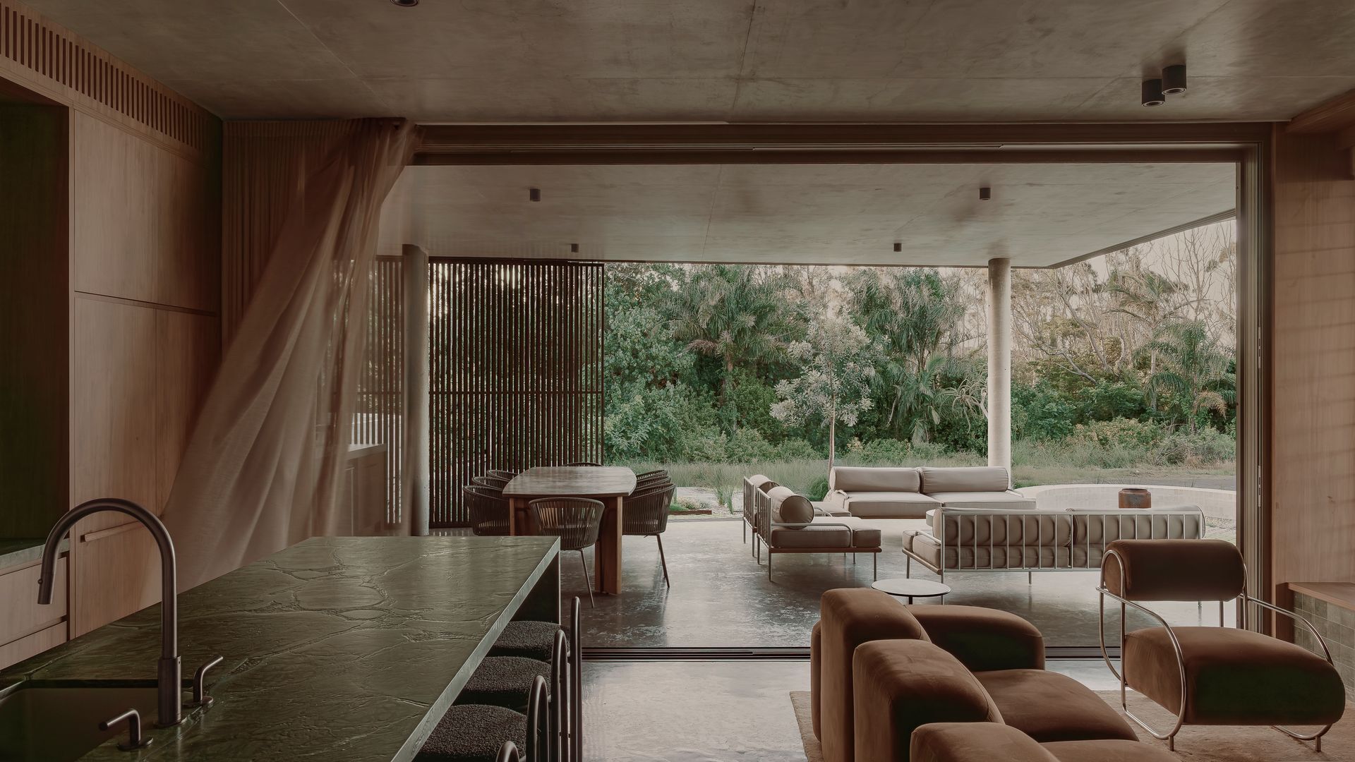 Arrawarra Beach House - Red Rock