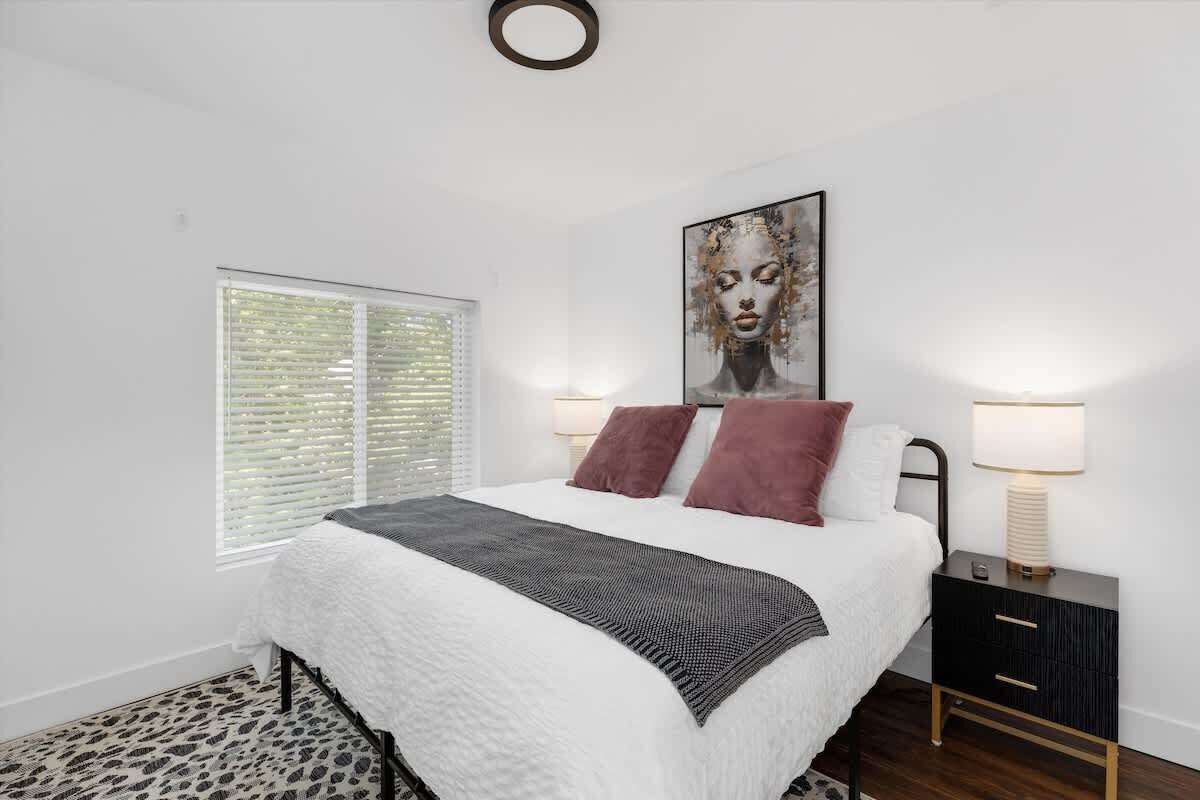 5 bedrooms, iron/ironing board, travel cot, WiFi
