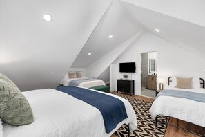 Desk, WiFi, bed sheets