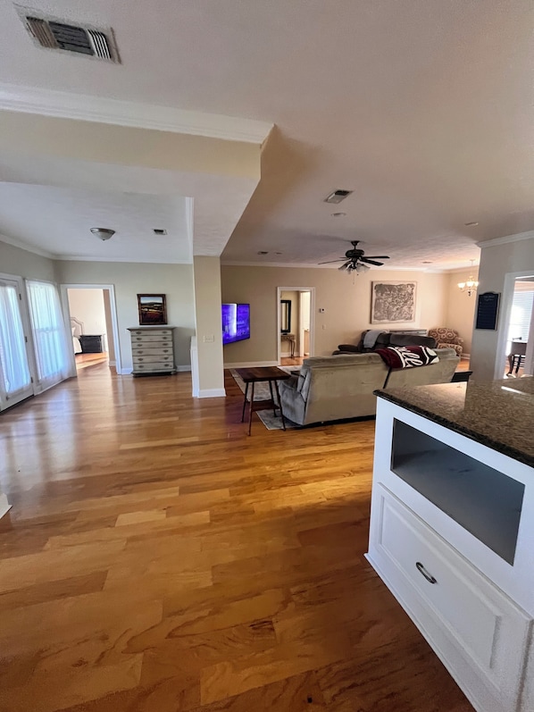 Interior - 2 Bedroom in Decatur, MS.  On Golf Course, ECCC, & Zack Garvin Steakhouse- (Decatur)