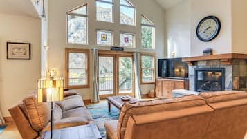 TV, fireplace, books, stereo