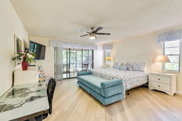 2 bedrooms, desk, iron/ironing board, travel crib