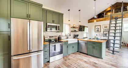 Tiny Glamping Cabin: 2 Mi to Eleven Mile Reservoir