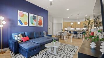 Fernseher, Tischtennisplatte