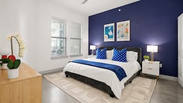 2 Schlafzimmer, Schreibtisch, Bügeleisen/Bügelbrett, Reisekinderbett