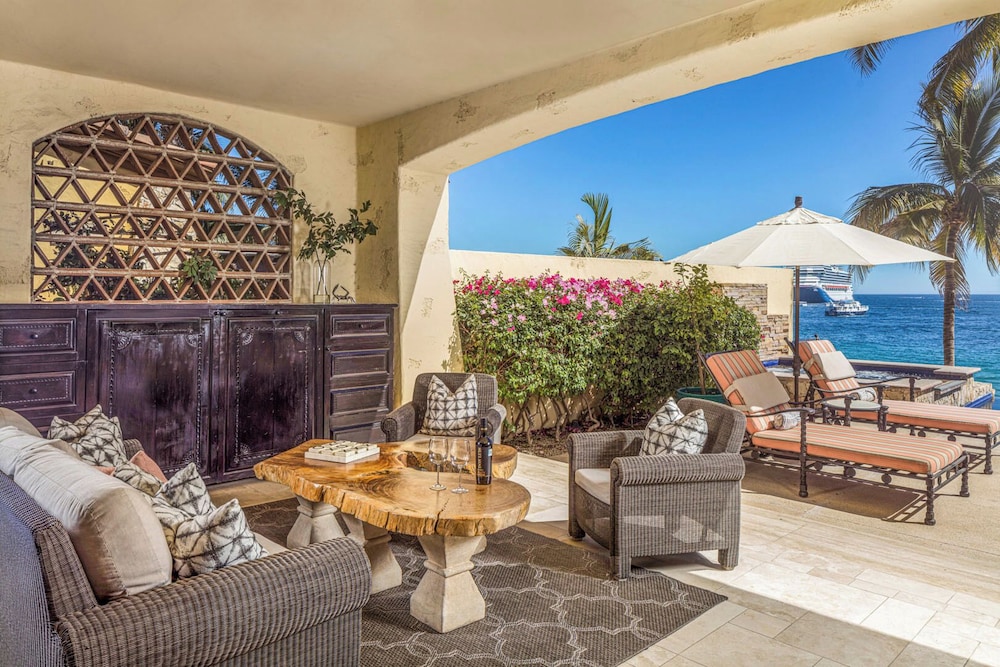 Hacienda Beach Club & Residences by null