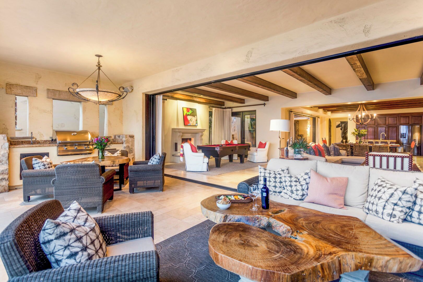 Biệt thự Cao cấp, quang cảnh biển | Khu vực ăn uống tại phòng