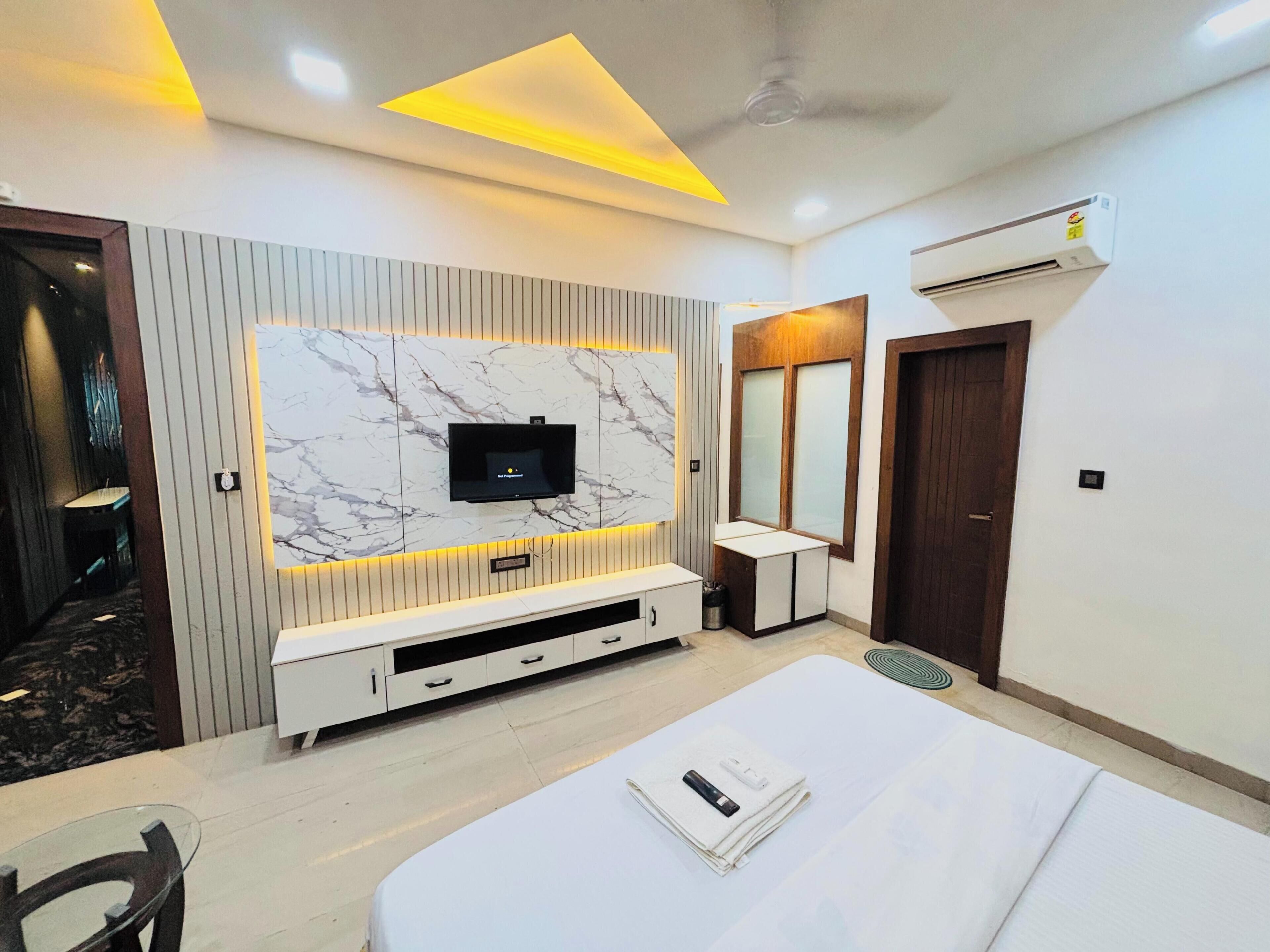 Deluxe Double Room | Free WiFi, bed sheets