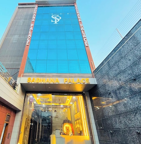 Hotel sadhana palace