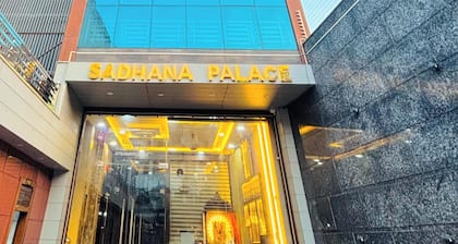 Hotel sadhana palace