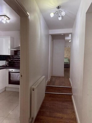 Three Bed Room Apartment (8 Guest) - Rushlome Rooms (Cheadle)