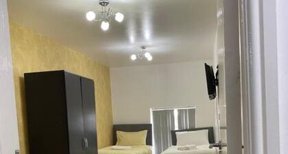Oyo Rushlome Rooms