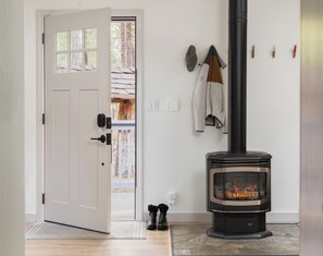 Interior - The Harold - Quiet & Cozy, Bunkbed, Firepit, Grill (Hoodsport)