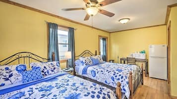 5 bedrooms, WiFi (free), bed sheets