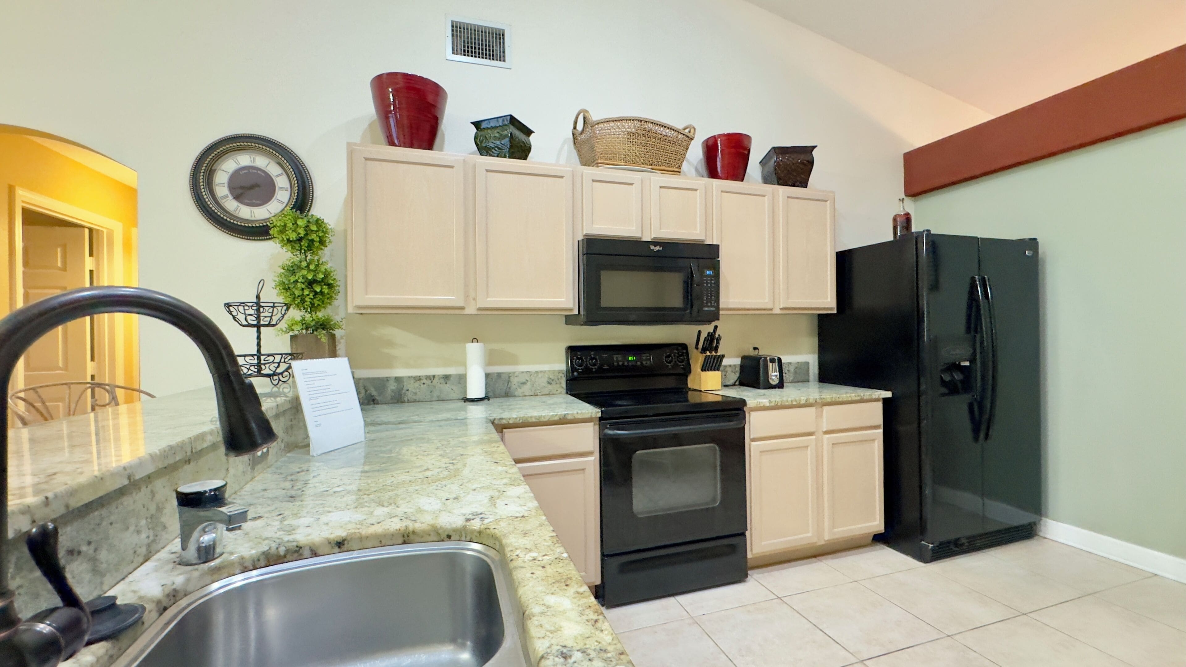 Deluxe House, Pool View | Private kitchen