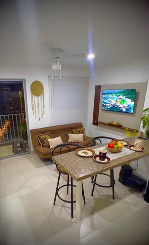 Dining - Apartment in Santa Marta; Easy access to beaches and ecotourism. (Santa Marta)