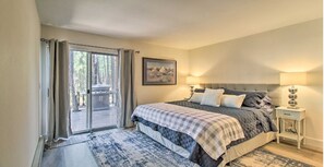 2 bedrooms, travel cot, WiFi, bed sheets