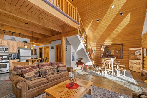 Haven Lane Log Cabin - Rustic Cle Elum Getaway