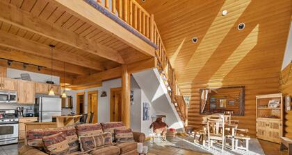 Haven Lane Log Cabin - Rustic Cle Elum Getaway