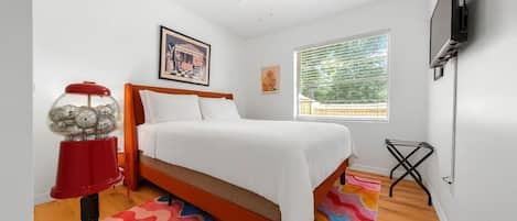 3 habitaciones, escritorio, tabla de planchar con plancha y wifi gratis