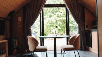 Suíte, aceita animais de estimação, vista para o vale | Opções para refeição