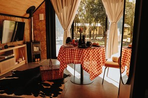 Suite, Pets Allowed, Valley View | Dining - Alinea Hospedaria (Vale dos Vinhedos)