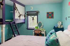 5 bedrooms, WiFi, bed sheets - Pine Tree Trail Lodge (Pittsfield)