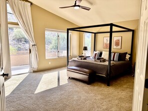 5 habitaciones, escritorio y tabla de planchar con plancha 