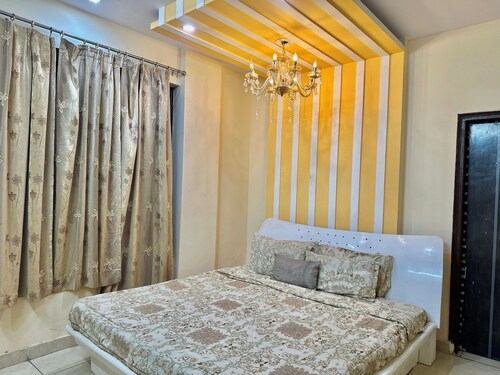3 BHK entire floor on main road Gurgaon