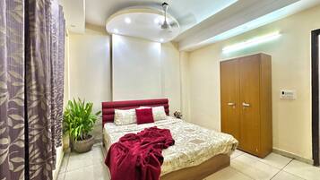 3 bedrooms, WiFi, bed sheets