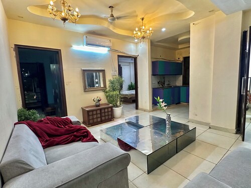 3 BHK entire floor on main road Gurgaon