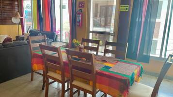 Departamento, 3 habitaciones | Área de sala de estar