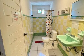 Apartment, 3 Bedrooms | Bathroom