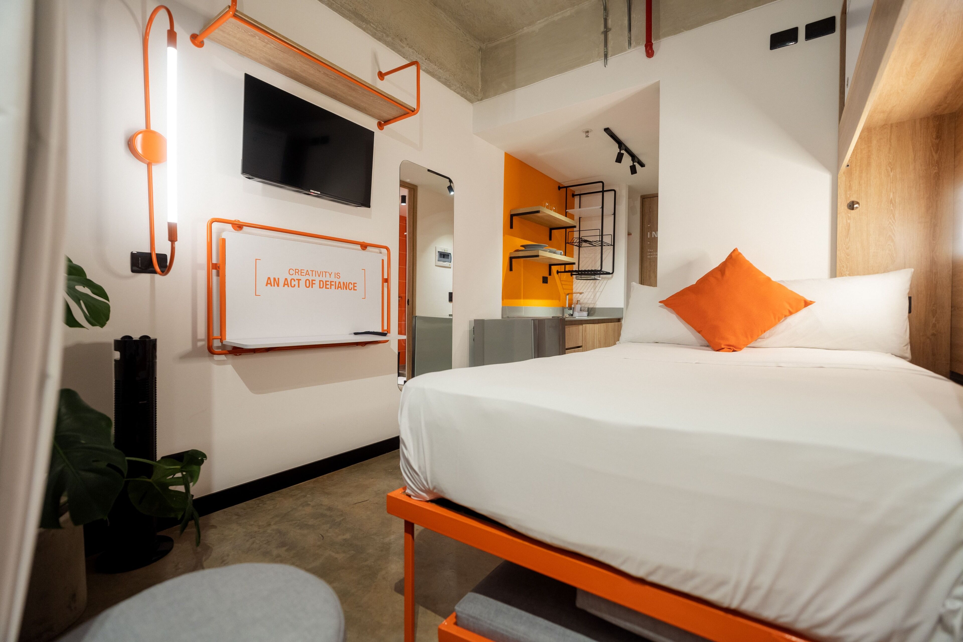 1 bedroom, iron/ironing board, internet, bed sheets