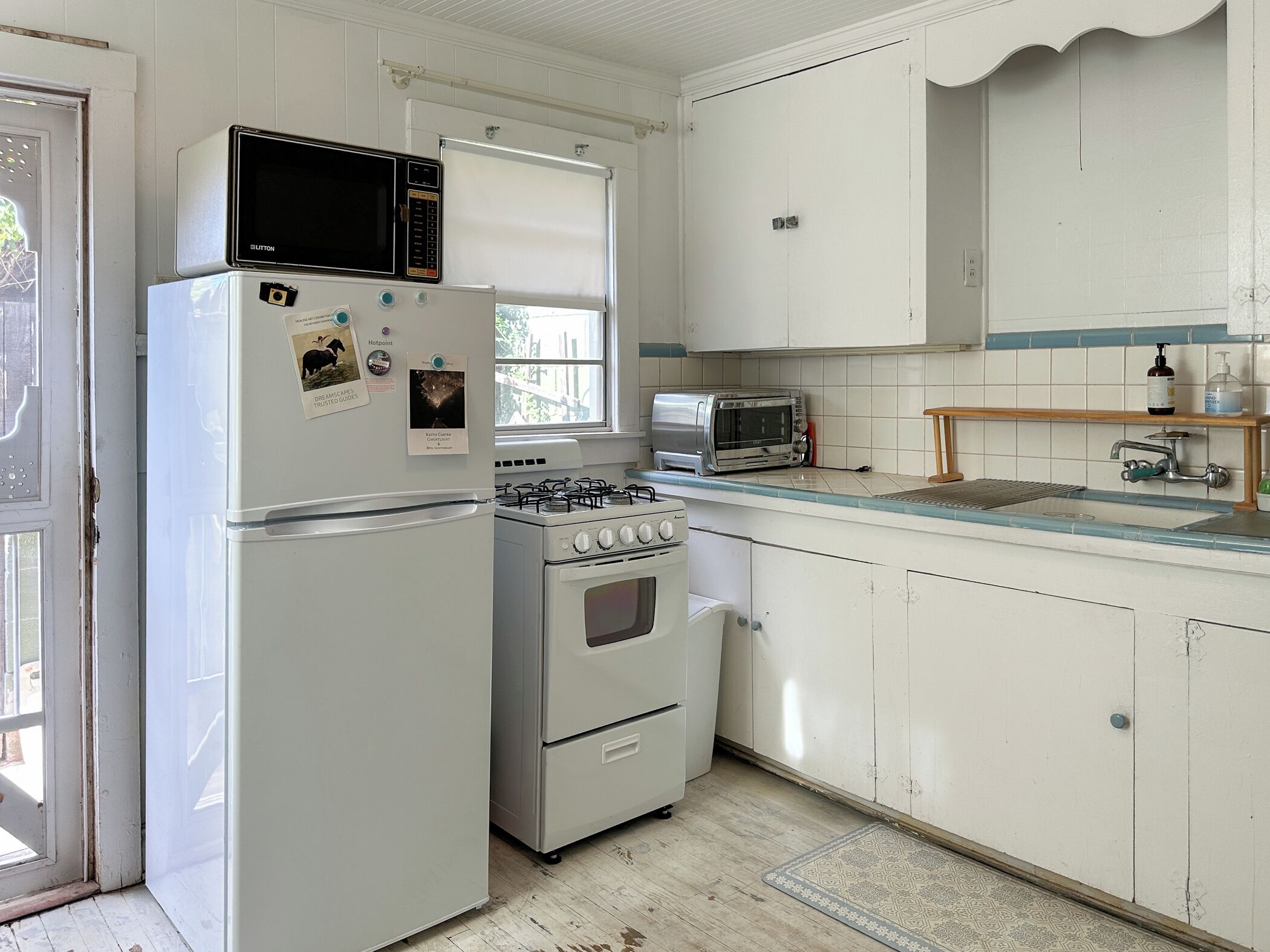 雪櫃、微波爐、焗爐、爐具