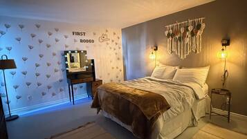 Silitysrauta/-lauta, Wi-Fi, vuodevaatteet