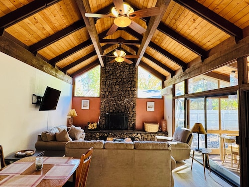 Charming 3 bedroom cabin in Pinetop Country Club