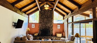 Charming 3 bedroom cabin in Pinetop Country Club