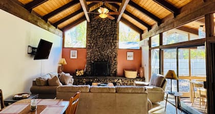 Charming 3 bedroom cabin in Pinetop Country Club