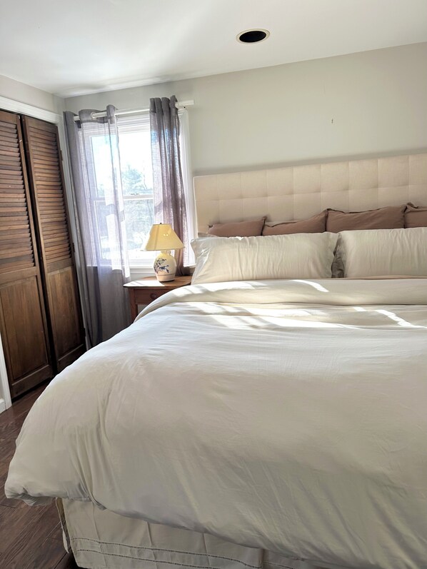 3 bedrooms, travel cot, WiFi, bed sheets