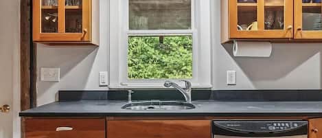 Mikrowelle, Ofen, Herdplatte, Geschirrspüler