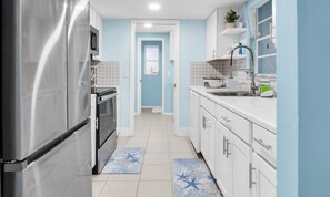 Microwave, oven, stovetop, dishwasher - Venice Family Getaway w/ Game Room • Near Beaches (Venice)