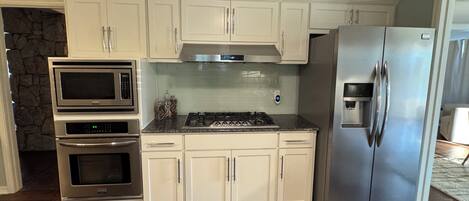 Microwave, oven, stovetop, dishwasher