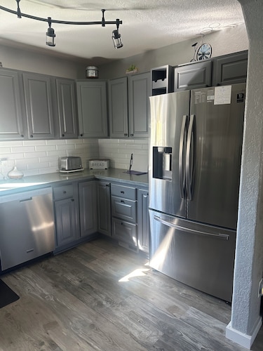 Clean, Comfortable 3BR Home in Casper – Ideal for Families, Nurses, or Travelers